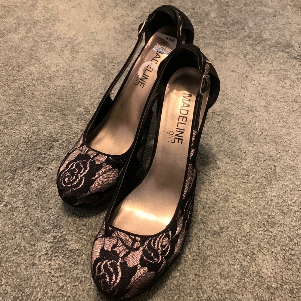 Madeline Girl Black lace/suede Plate Form Pumps